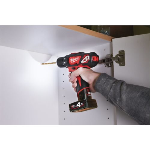 Perceuse-visseuse 12V Milwaukee BDD402C + 2 batteries 4Ah + chargeur + coffret KITBOX -4933441925 photo du produit Secondaire 4 L