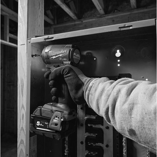 Pack 2 outils 18V (M18 FPD3 + M18 FID3) + 2 batteries 5Ah + chargeur + coffret HD BOX - MILWAUKEE- 4933480873 pas cher Secondaire 8 L