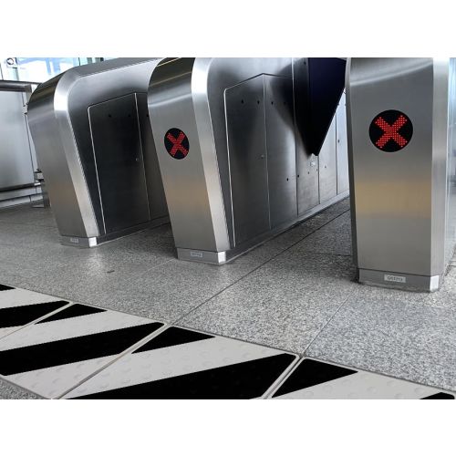 Dalle podotactile int&eacute;rieure et ext&eacute;rieure noir/blanc - NOVAP - 6102076 pas cher Secondaire 1 L