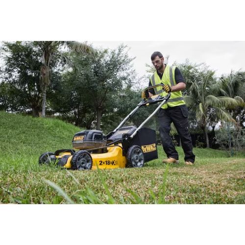 Tondeuse XR Flexvolt 18 V (sans batterie ni chargeur) en boîte carton DEWALT DCMW564N photo du produit Secondaire 6 L