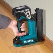 Cloueur 18 V Li-Ion LXT + 2 batteries 5 Ah + chargeur en coffret MAKPAC MAKITA DFN350RTJ photo du produit Secondaire 3 S