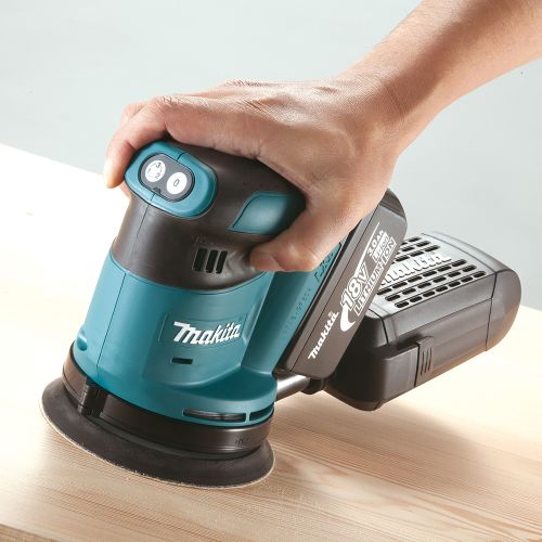 Ponceuse excentrique LXT 18 V 125 mm + 2 batteries 5 Ah + chargeur en coffret MAKPAC MAKITA DBO180RTJ photo du produit Secondaire 2 L