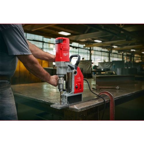 Perceuse magnétique à électro-aimant 1200 W MDE 41 + coffret MILWAUKEE 4933451015 photo du produit Secondaire 14 L