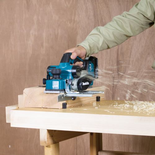 Rabot 18 V LXT Li-Ion - 82 mm (sans batterie ni chargeur) en boîte carton MAKITA DKP181ZJU photo du produit Secondaire 2 L