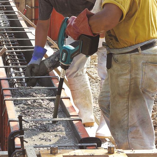 Vibreur &agrave; b&eacute;ton LXT 18 V + 2 batteries 4 Ah + chargeur + coffret MAKITA DVR350RME photo du produit Secondaire 12 L