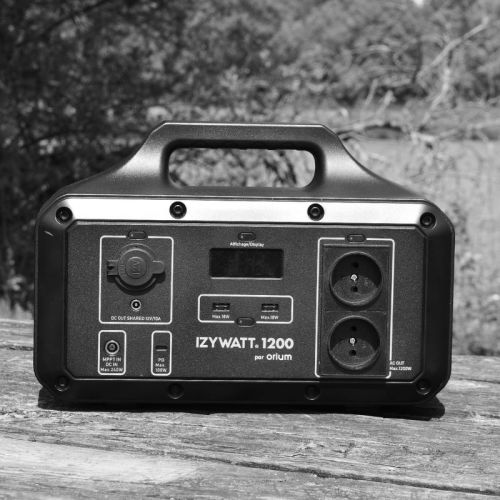 Pack station énergie portative IZYWATT 1200 + panneau solaire 200W pliant cadré - ORIUM - 39219 pas cher Secondaire 20 L
