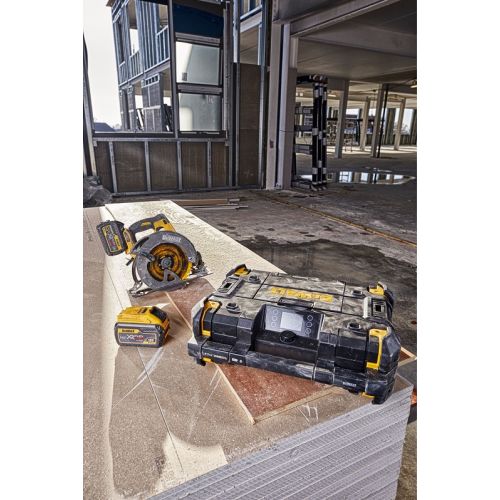 Radio TSTAK XR 18 V Connectée (sans chargeur ni batterie) DEWALT DWST1-81078-QW photo du produit Secondaire 18 L