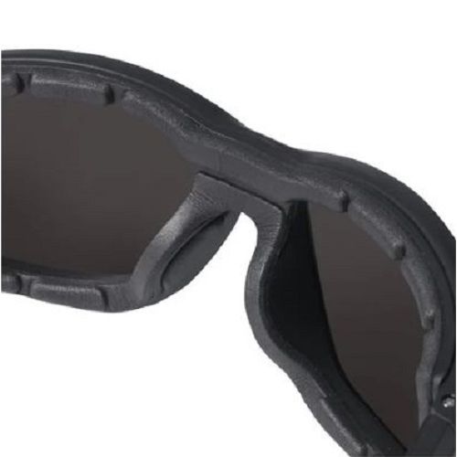 Lunettes de sécurité teintées PERFORMANCE avec joint amovible - MILWAUKEE TOOL - 4932471886 pas cher Secondaire 4 L