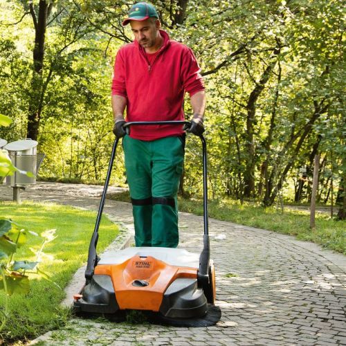 Balayeuse mécanique à batterie STIHL - KGA 770 - Matériel à batterie