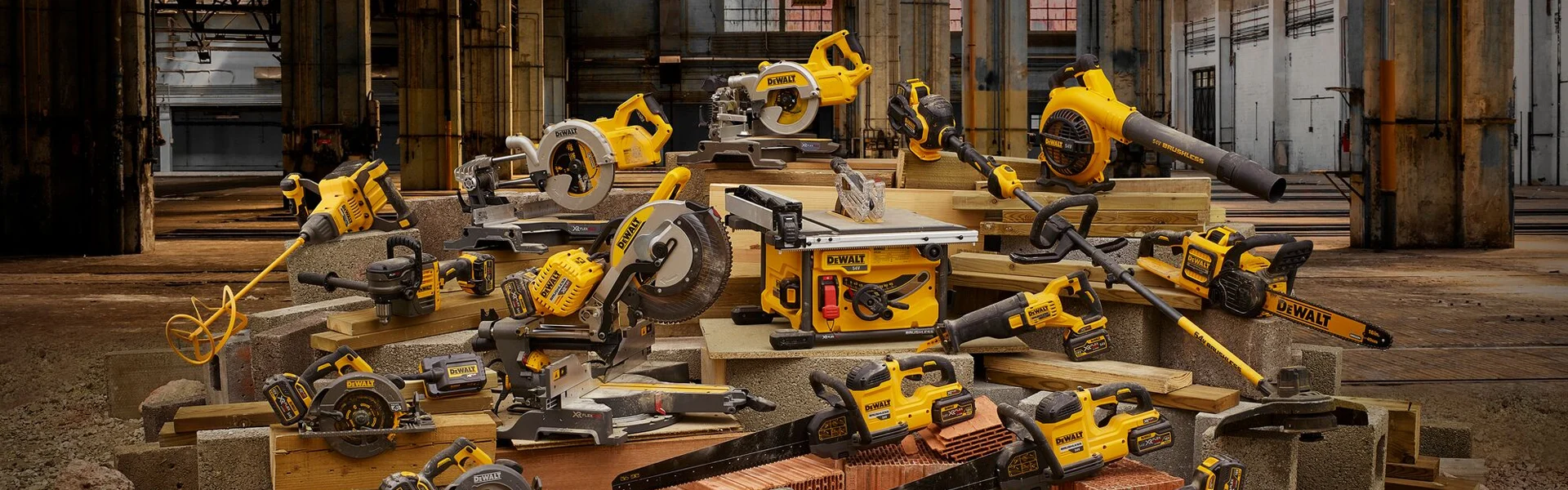 https://res.cloudinary.com/afdb/image/upload/v1684143197/sobrico-com/Page-marque/dewalt/ban-desktop-dewalt.webp