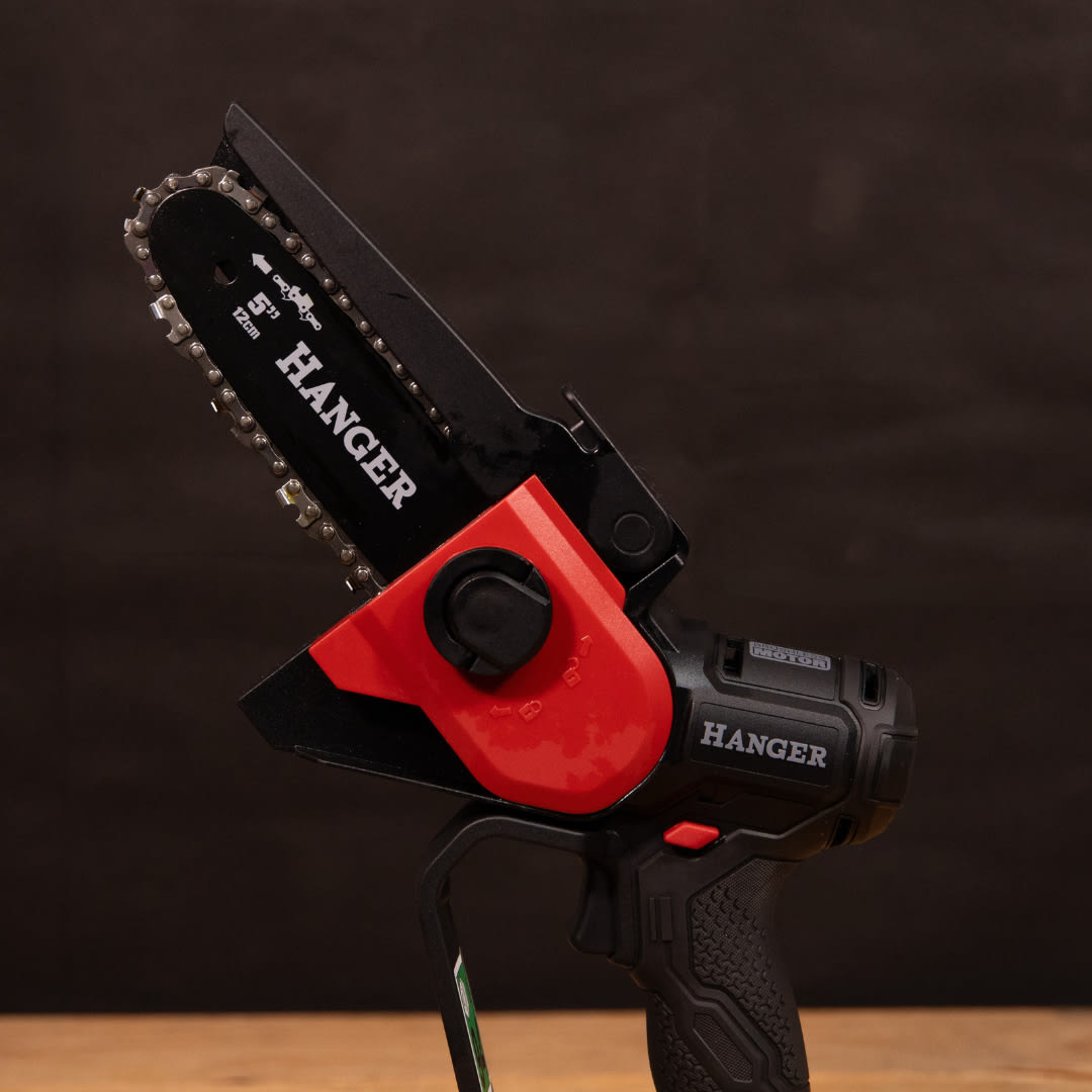 Scie d’élagage 18 V GS18S2 12 cm + batterie Li-Ion 2 Ah + chargeur rapide + sacoche de transport HANGER 430001 – Image 11