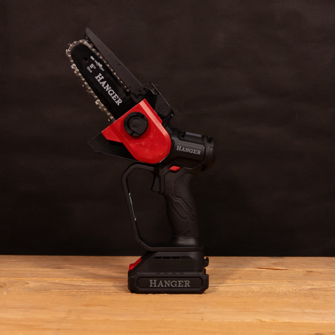 Scie d’élagage 18 V GS18S2 12 cm + batterie Li-Ion 2 Ah + chargeur rapide + sacoche de transport HANGER 430001 – Image 7