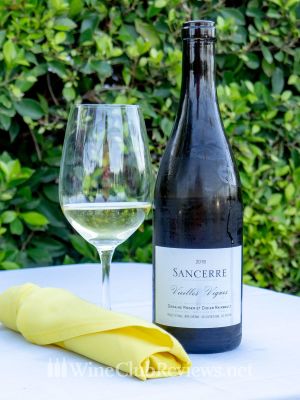 Roger et Didier Raimbault Vieilles Vignes Sancerre front of bottle with glass of wine