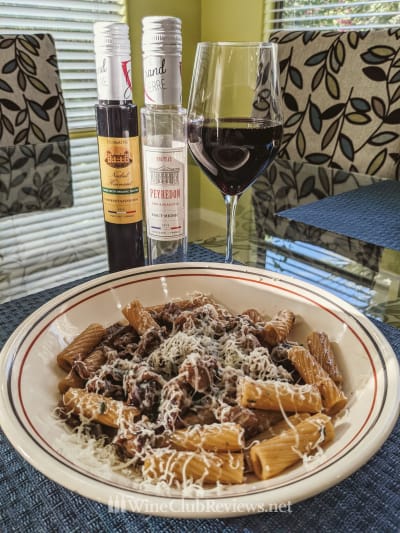 Le Grand Verre red wines paired with sausage pasta