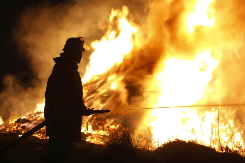 Canada refuses assistance from retired firefighters while claiming to be seeking help