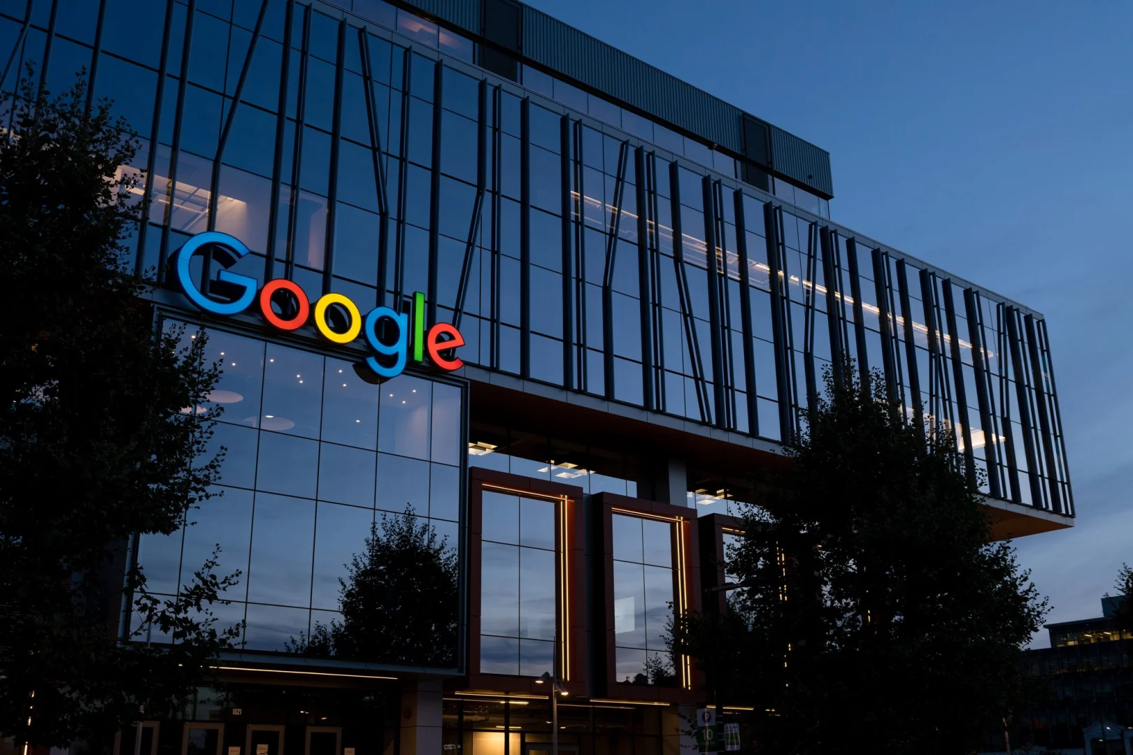 Google hides breaking story about UK pausing boosters for under-50s