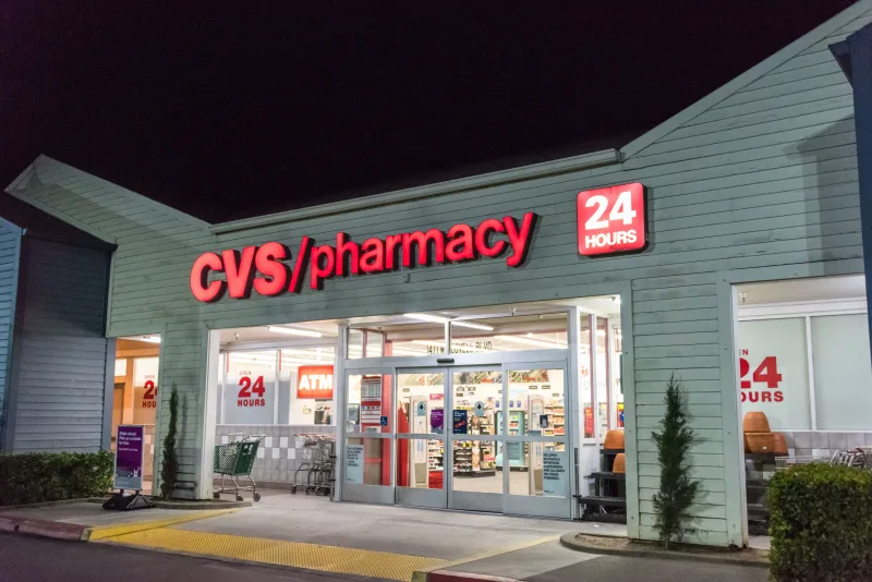 Telemedicina, cadena farmacéutica: COVID-19 similar al resfriado, tratamientos tempranos disponibles