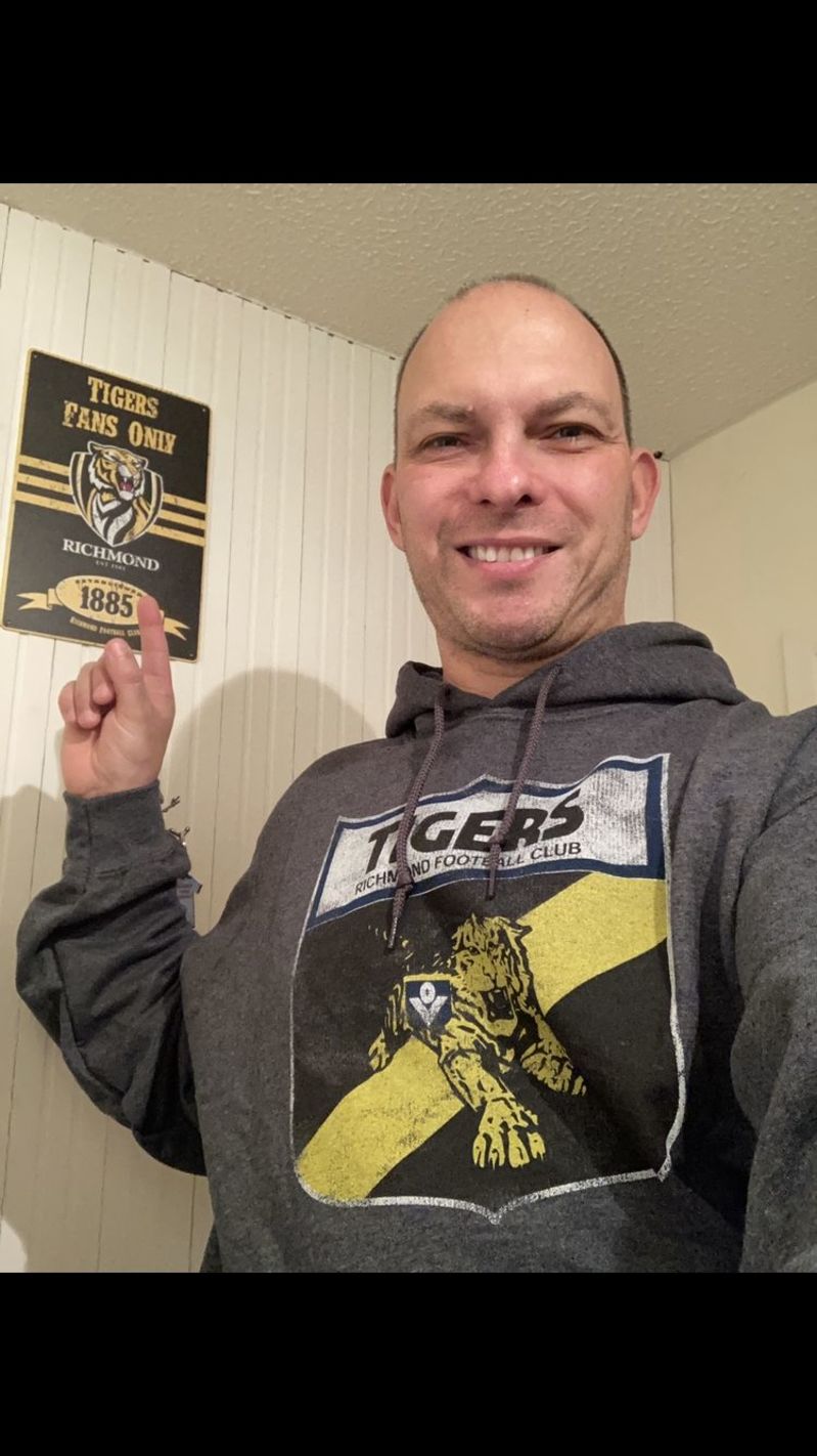 Richmond Tigers Mens Retro Hoodie Size:L Customer Photo