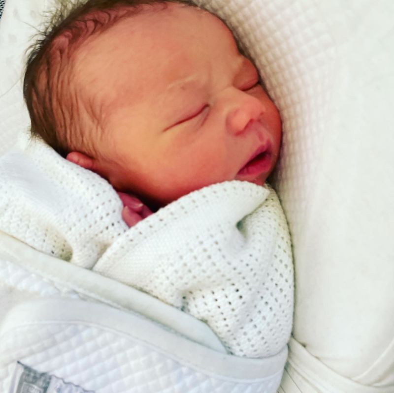 Hawthorn Hawks Babies Short Bodysuit Size:00 Customer Photo