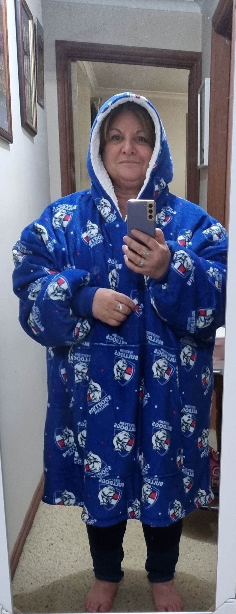 Western Bulldogs L/XL Flanket Over-sized Hoodie Customer Photo