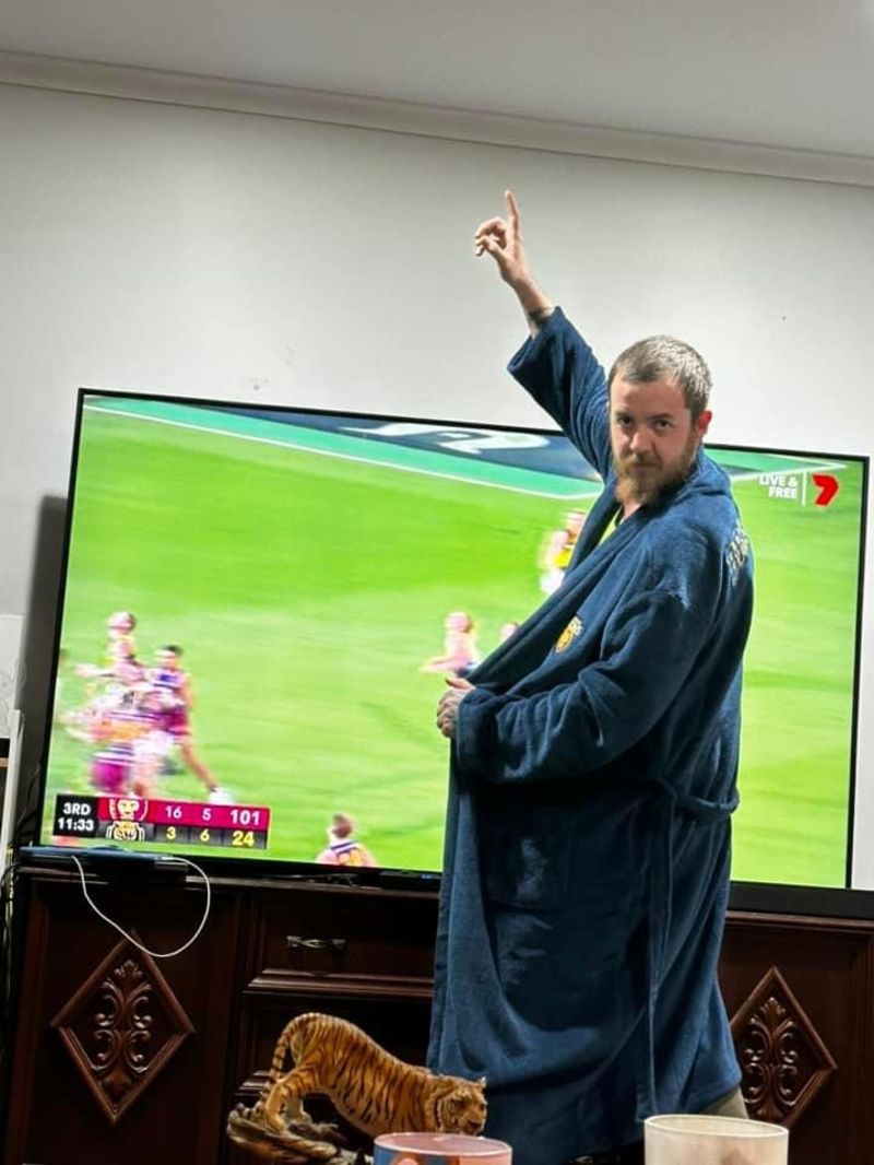 Brisbane Lions Adults Dressing Gown Customer Photo