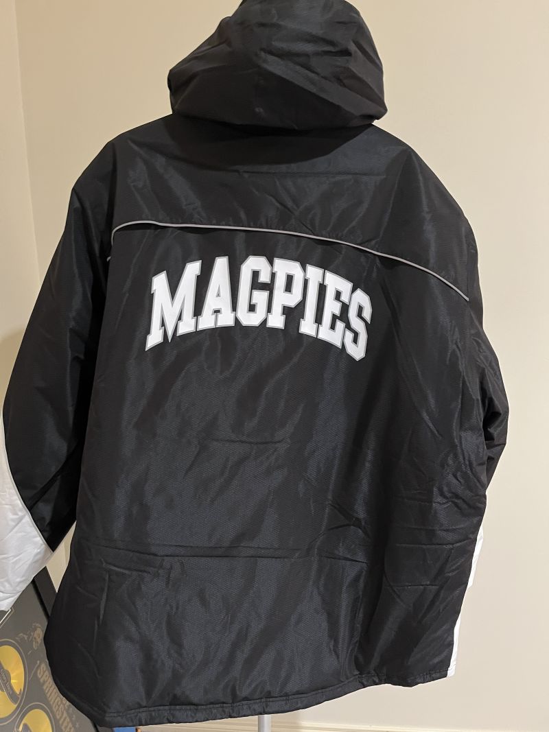 Collingwood Magpies Club Stadium Jacket Size:3XL Customer Photo