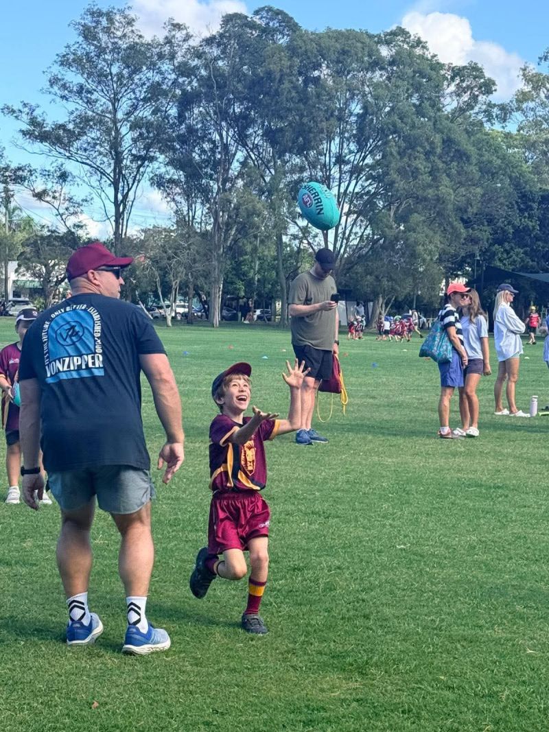 Brisbane Lions Elite Crew Football Socks Size: Small (Youths 2-8) Customer Photo
