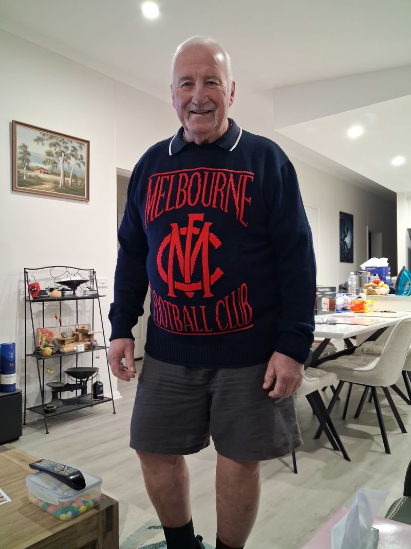 Melbourne Demons Mens Supporter Knit Crew Size:2XL Customer Photo