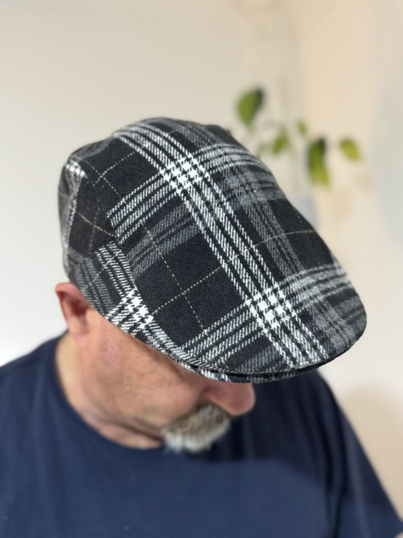 Collingwood Magpies Angus Flat Cap Customer Photo
