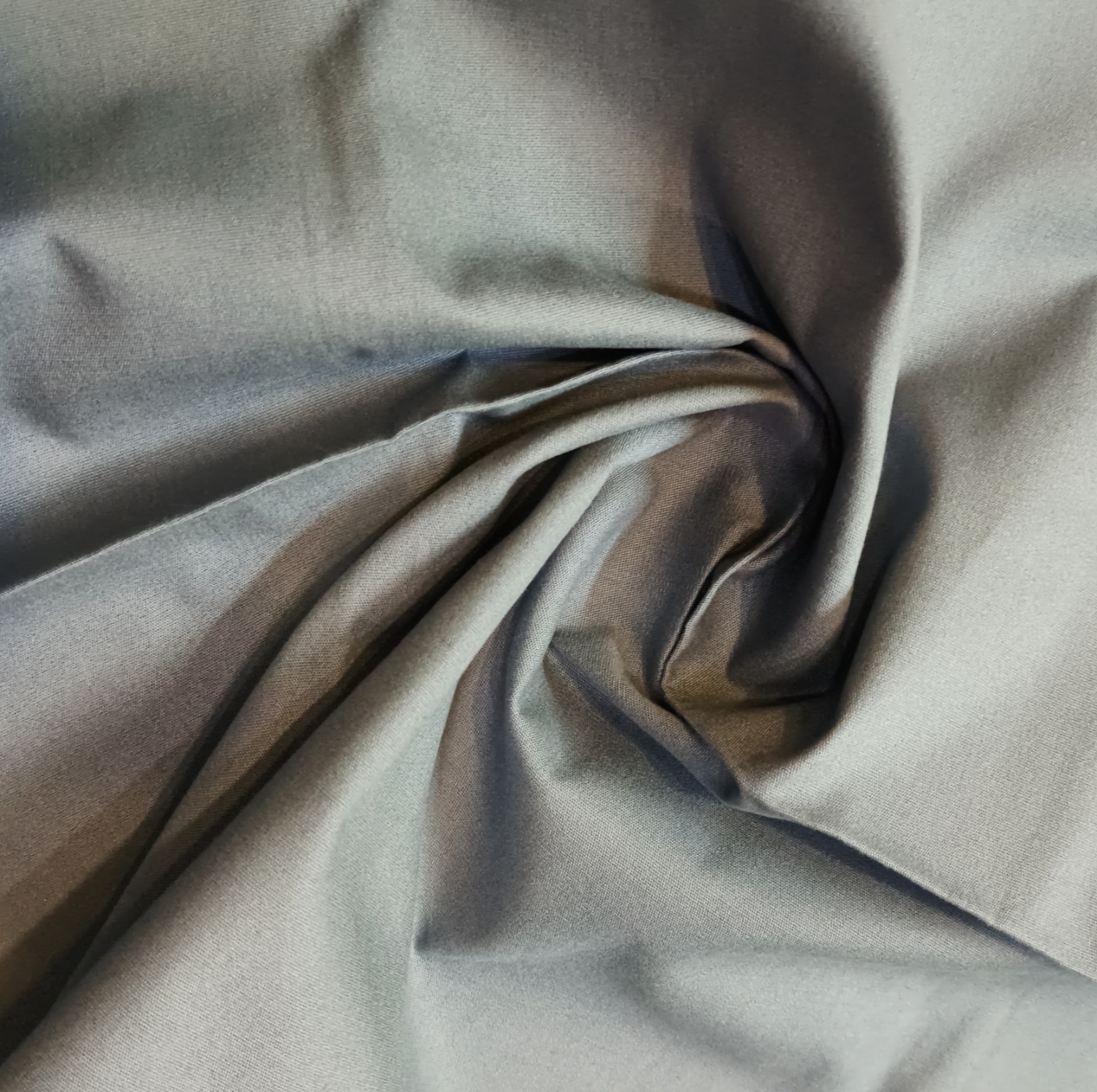 lightweight plain poplin 100% cotton in periwinkle grey, mercerized and silicon finished