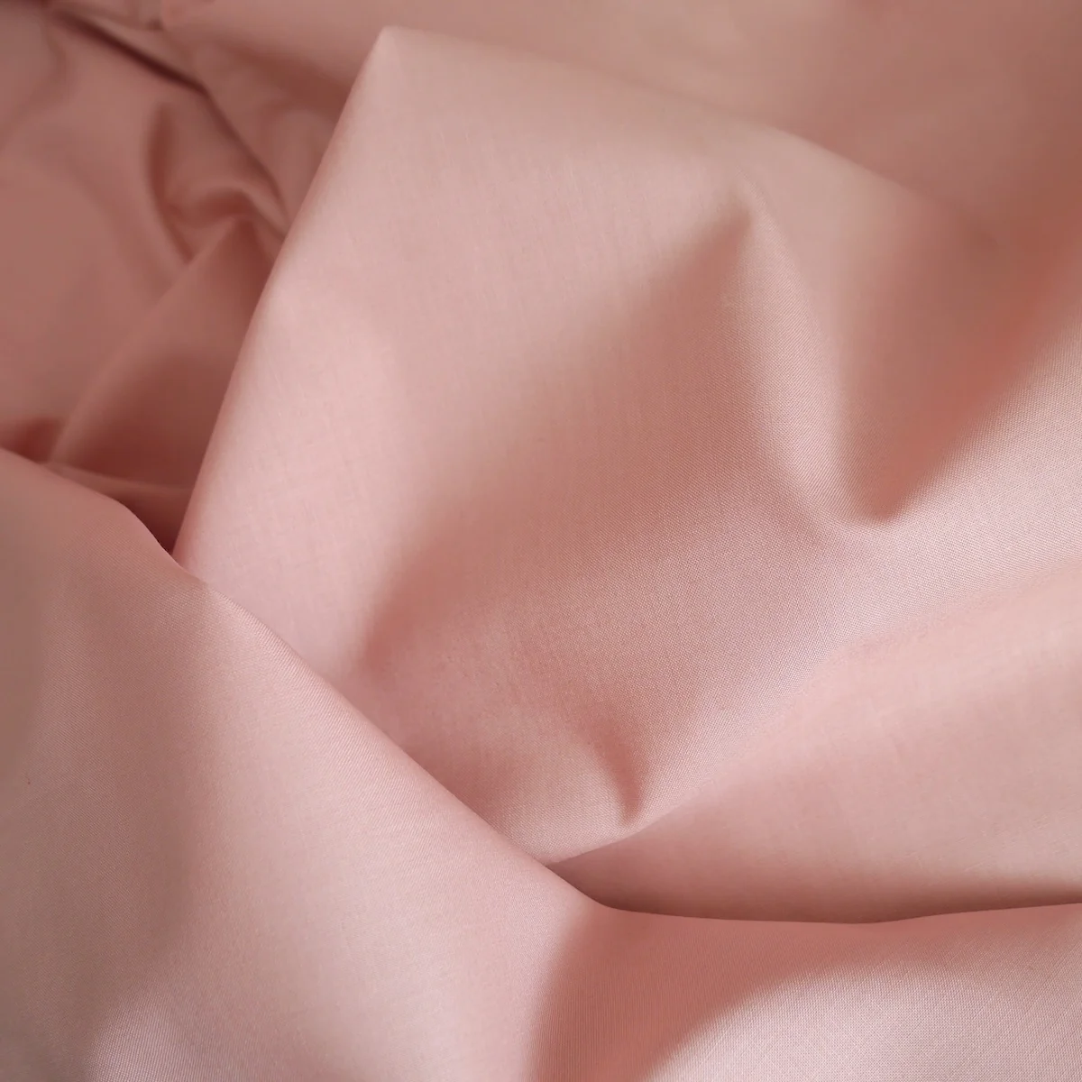 Nokia-683 lightweight plain poplin 100% cotton in Muted Rose with mercerized and silicon finishes, 125 GSM