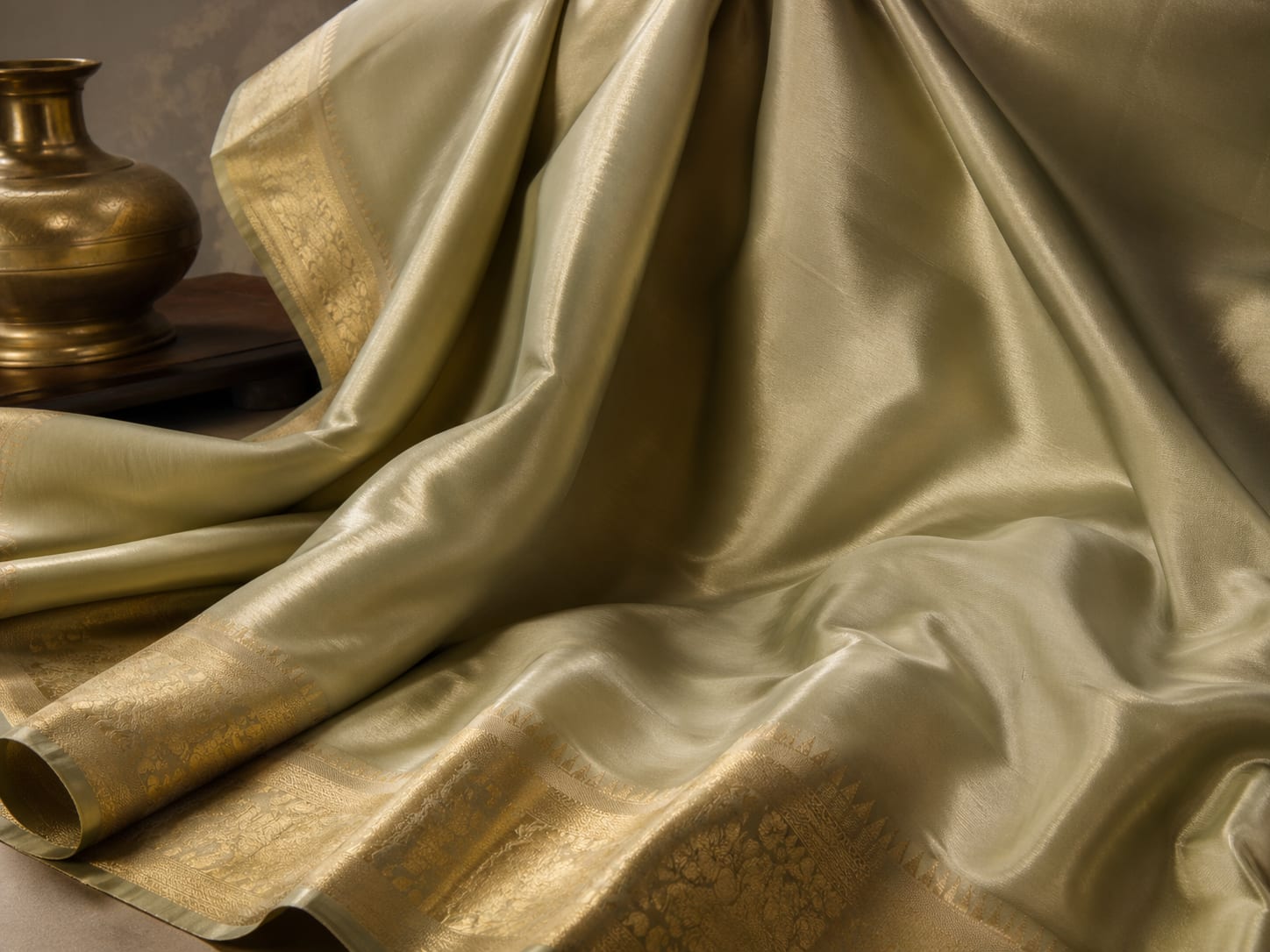 The Role of Silk Fabrics in Modern Textile Manufacturing The Role of Silk Fabrics in Modern Textile Manufacturing