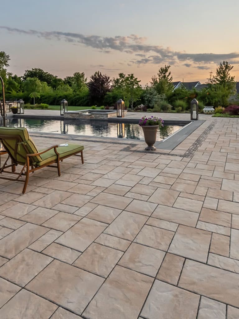 Pattern-Cut Flagstone Pool Deck