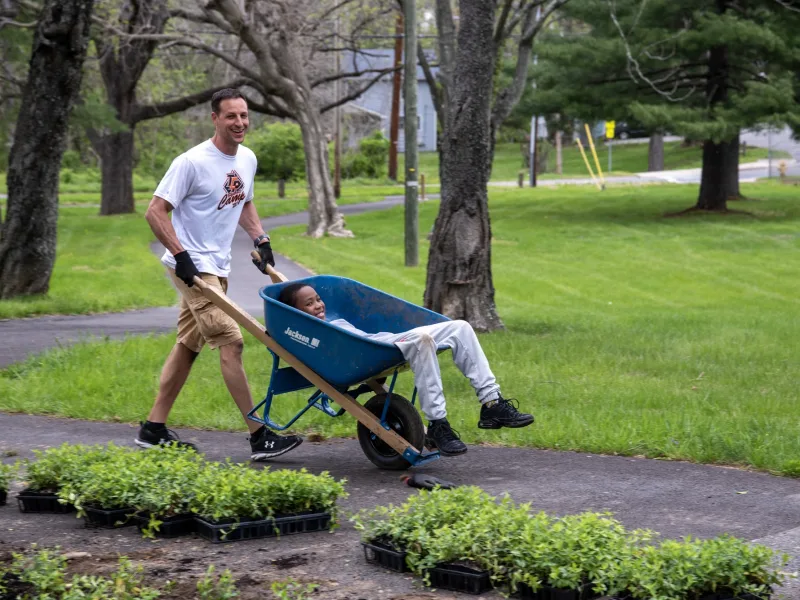 Volunteers at Hammonds Lane Park