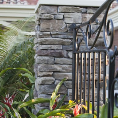 Cultured Stone Southern Ledgestone Driveway Pillar