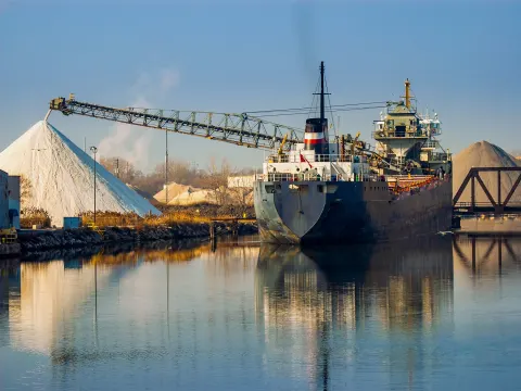Ship unloading salt