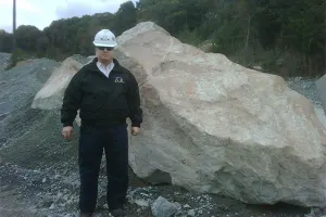 15-18 ton Barrier Boulder