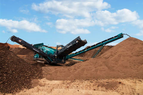 Screening Topsoil