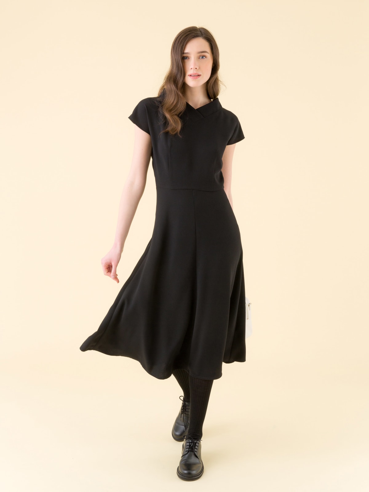 black short-sleeved dress