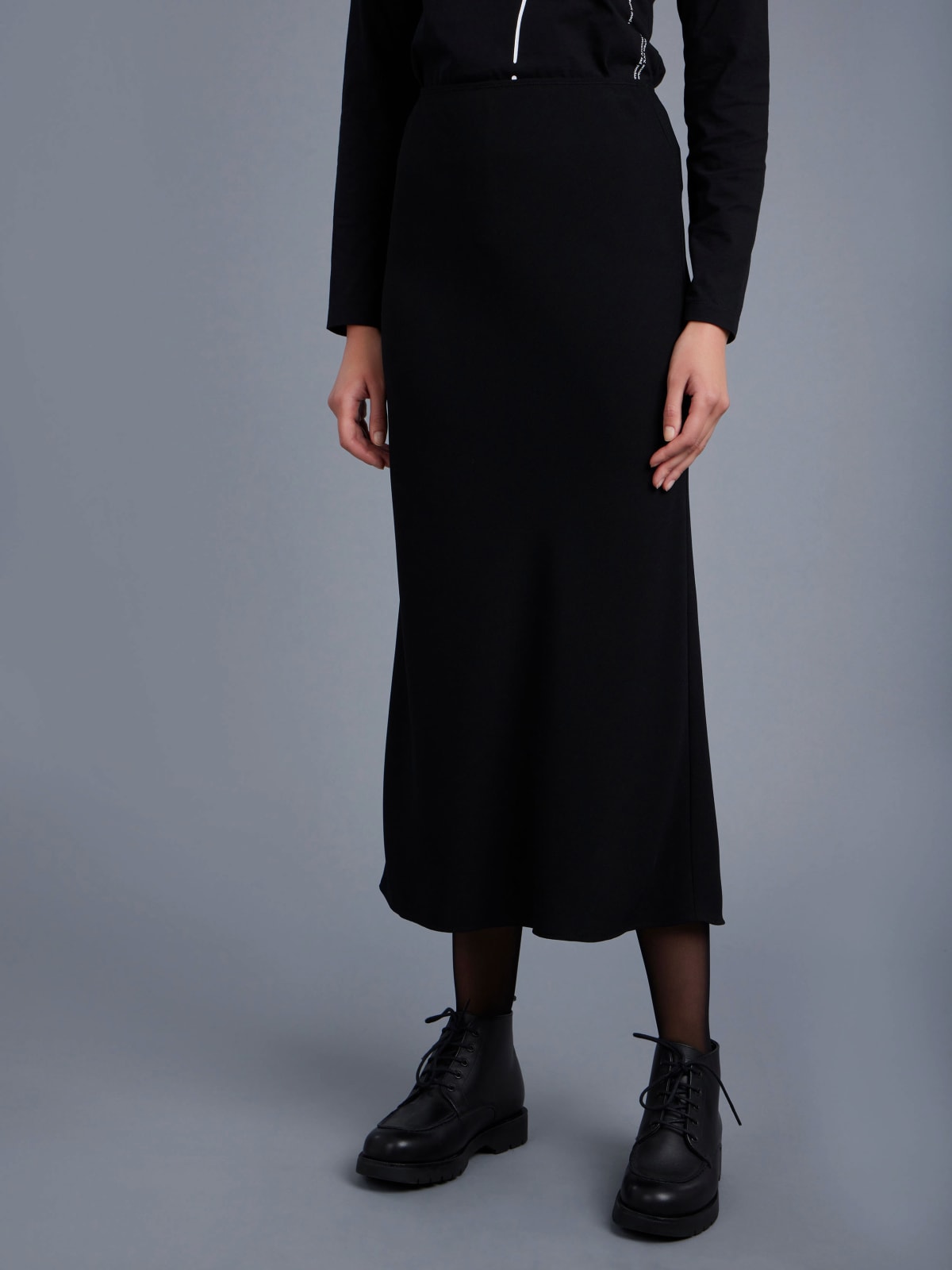 black long Tulipe skirt