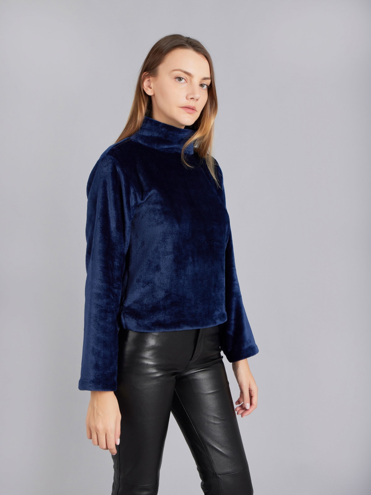 blue faux fur New Fame top image number 2