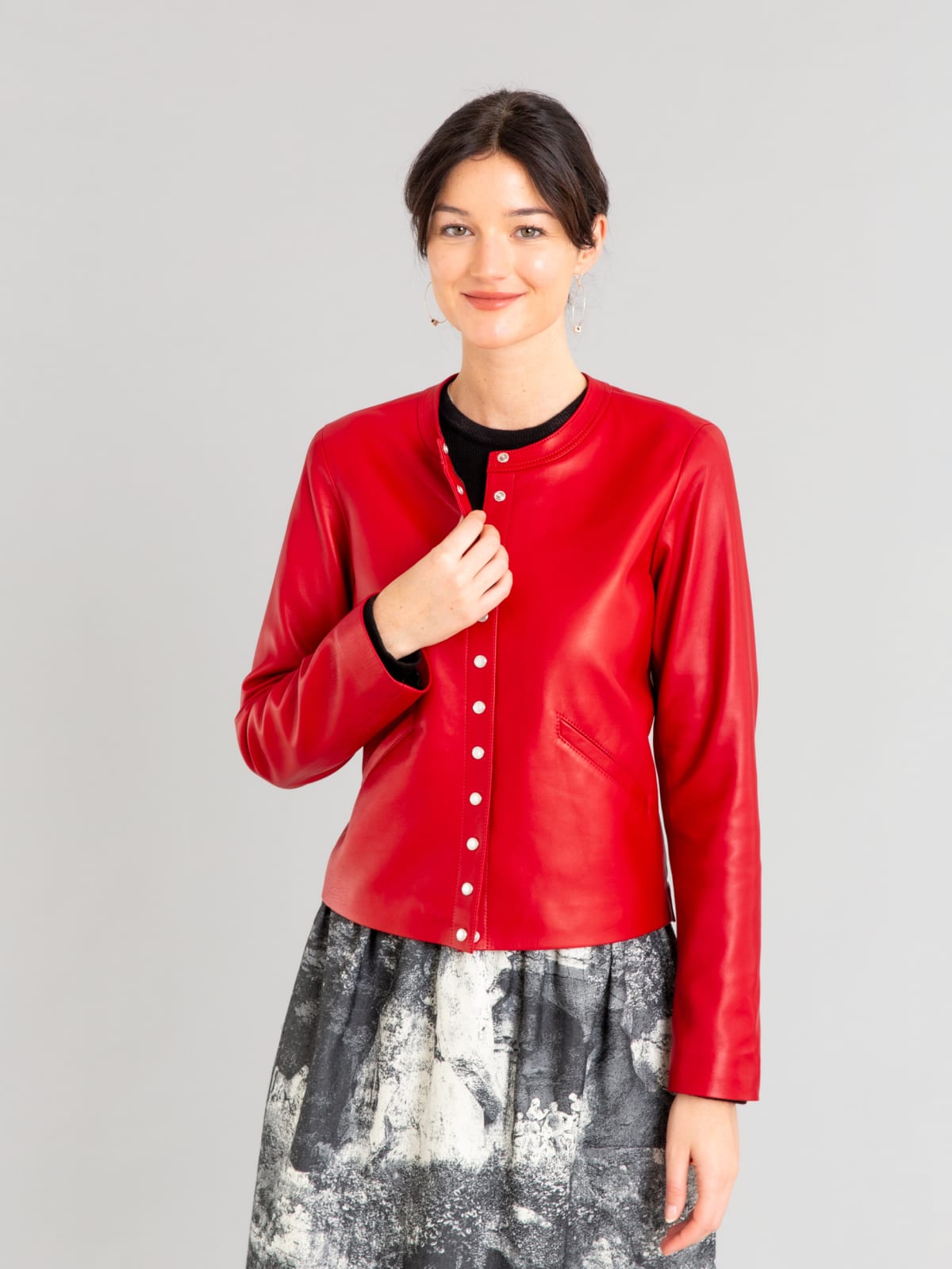 cardigan pression rouge en cuir d'agneau