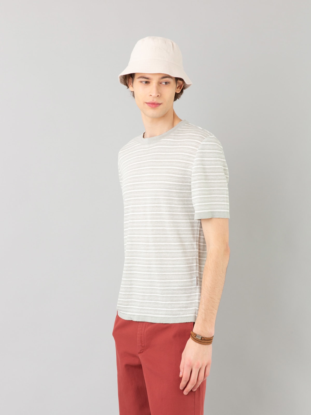 off white cotton Axel bucket hat image number 1