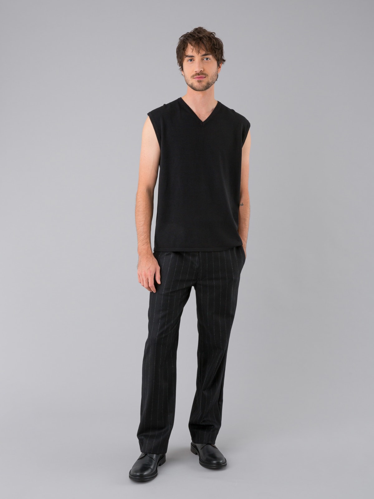 V black sleeveless merino wool sweater