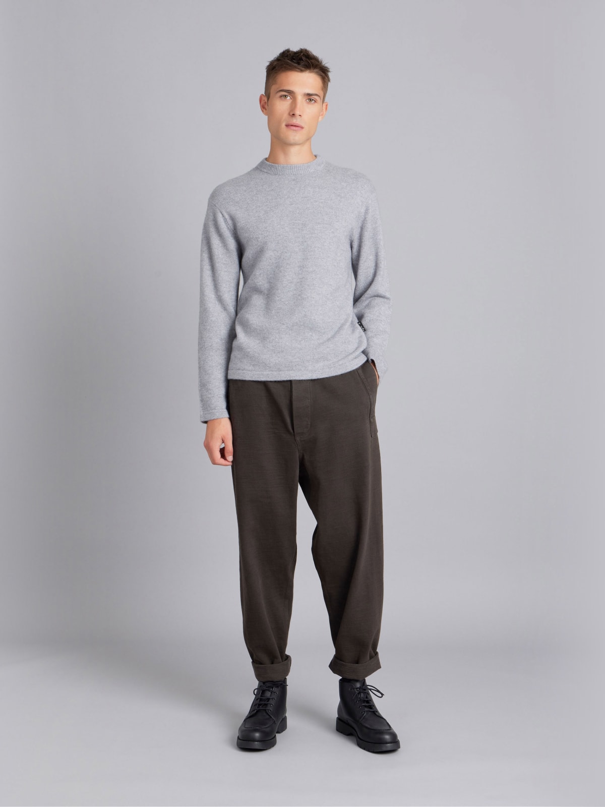 grey cashmere crew-neck jumper