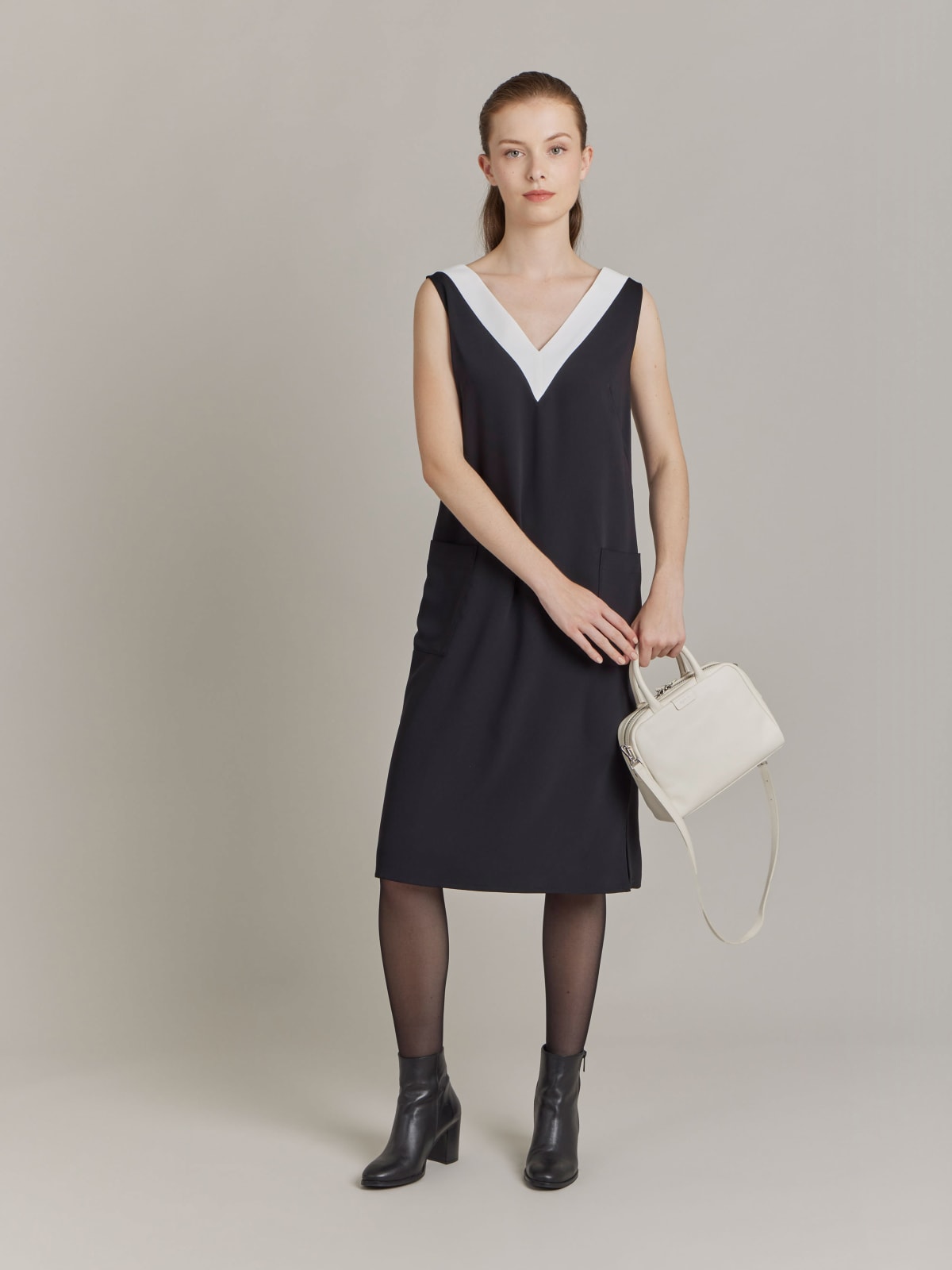 black polyester crêpe dress