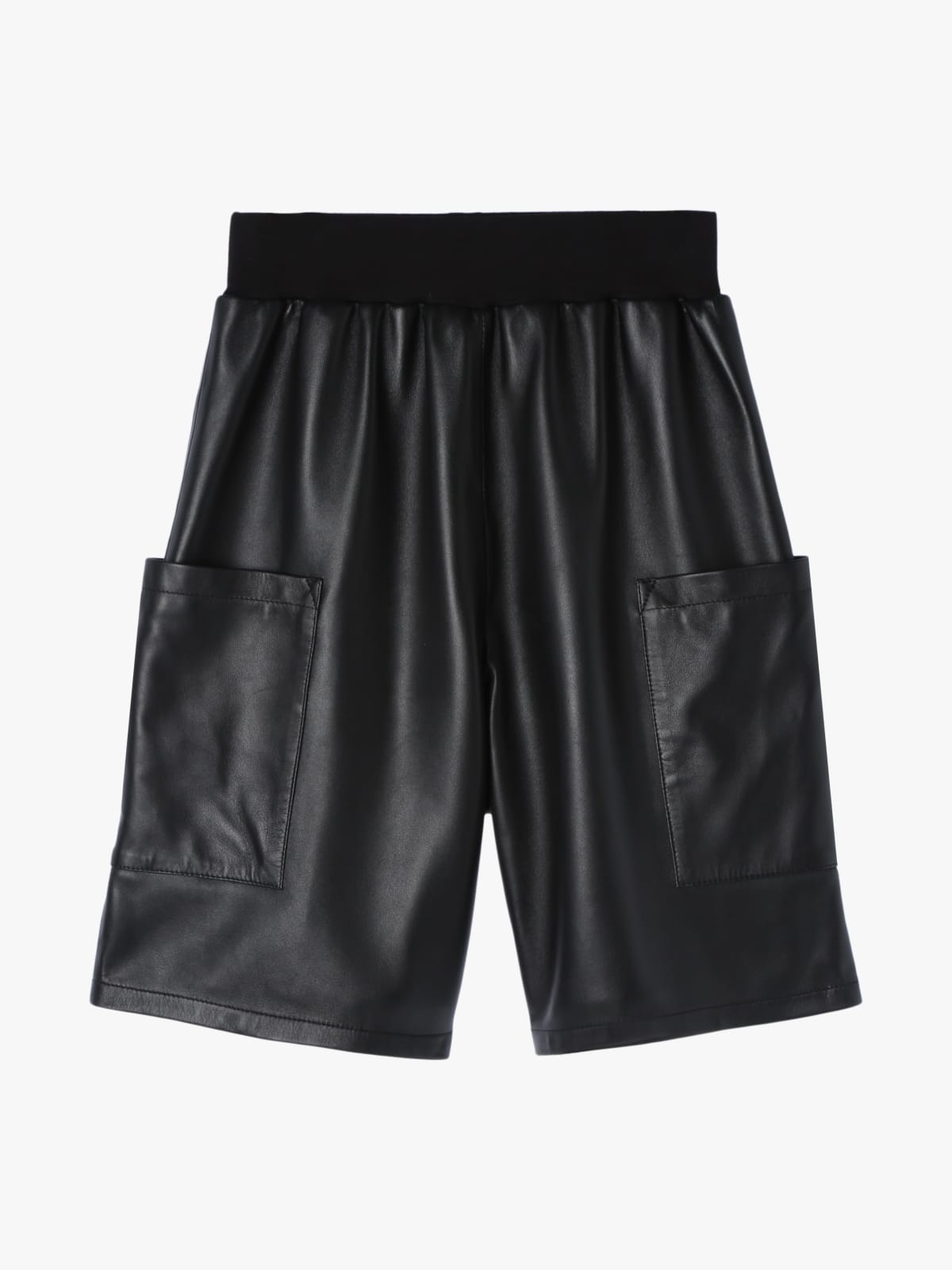 loose-fitting leather bermuda shorts 