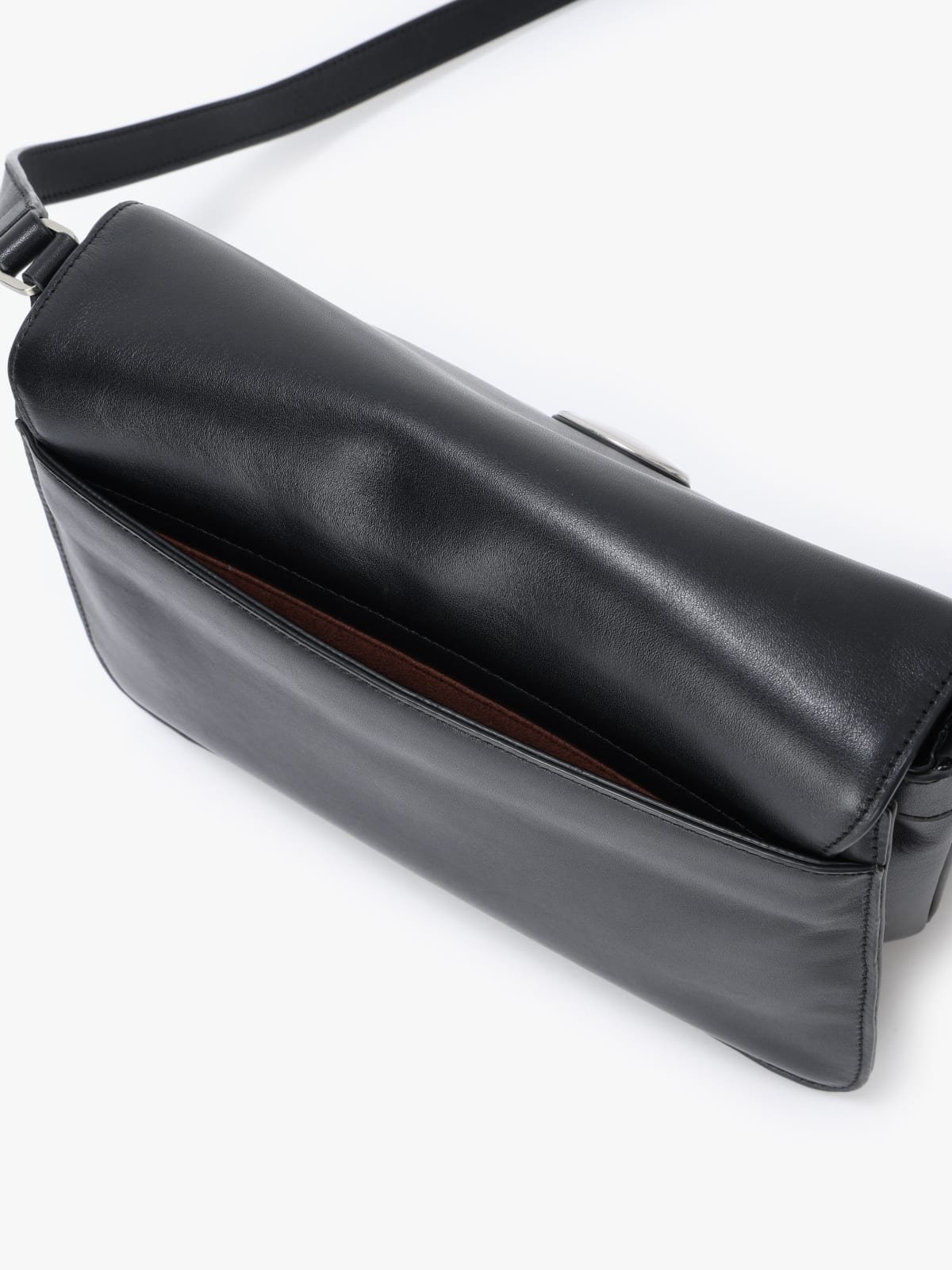 black leather shoulder bag image number 3