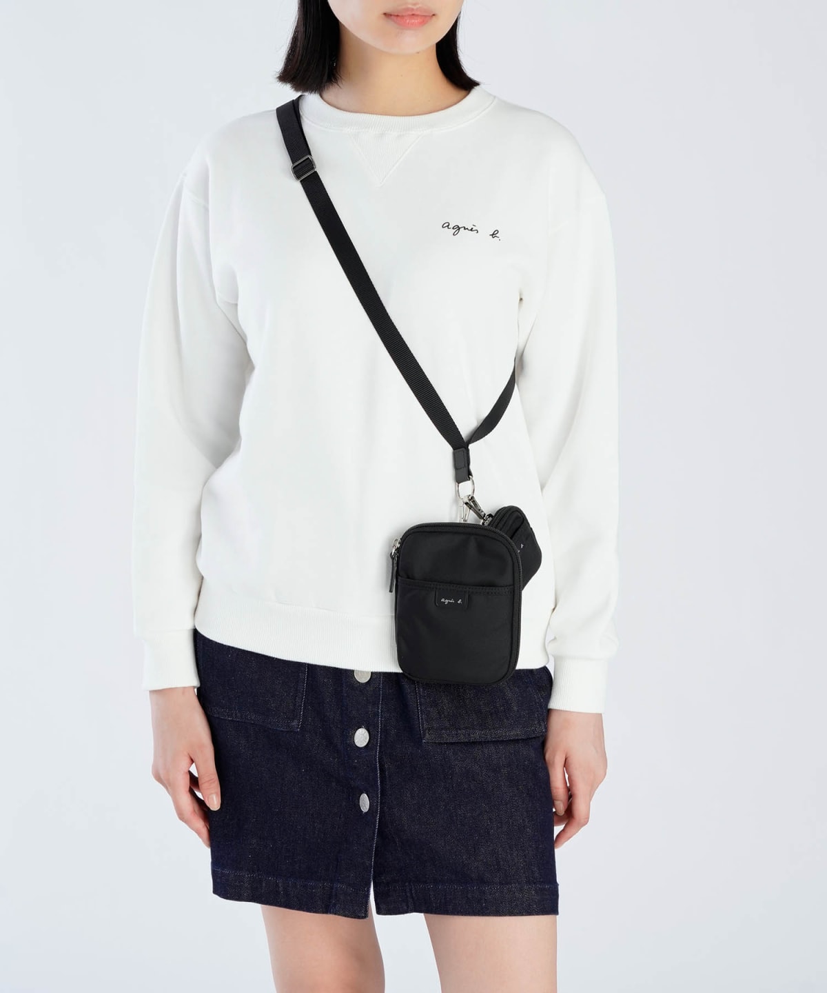 black nylon pouch