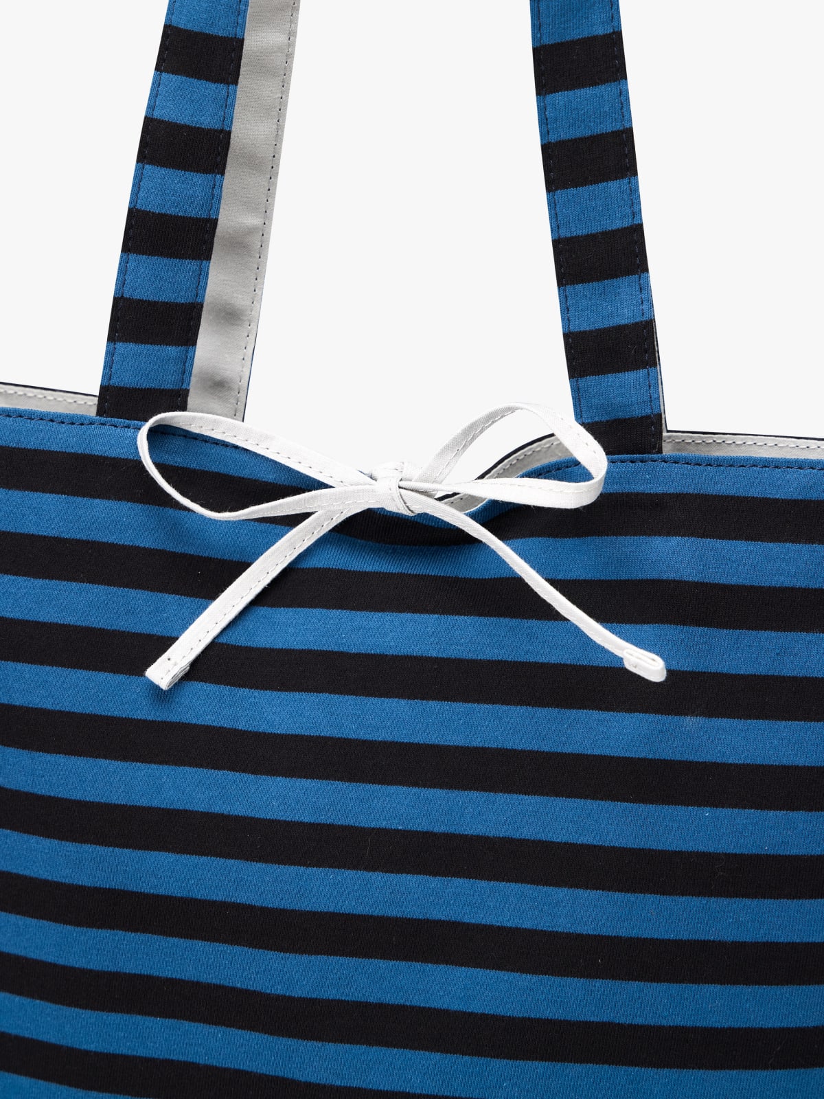 tote bag en coton réversible à rayures bleu et noir image number 5